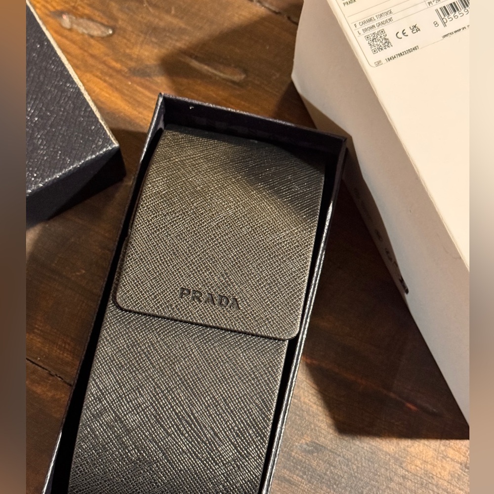 Prada PR 22ZS Sunglasses - Picture 7 of 10